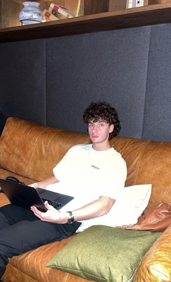 Harry Ingarfield working on short-form content for podcasts at HI Studios Creating viral short-form content for podcasts and MMA channels at HI Studios